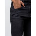 Jeans-Casual-Color-Negro-Marca-Vermonti.-Composicion-